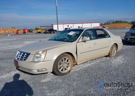 2011 Cadillac Dts Luxury Collection z USA, uszkodzony, nr VIN 1G6KD5E61BU115843